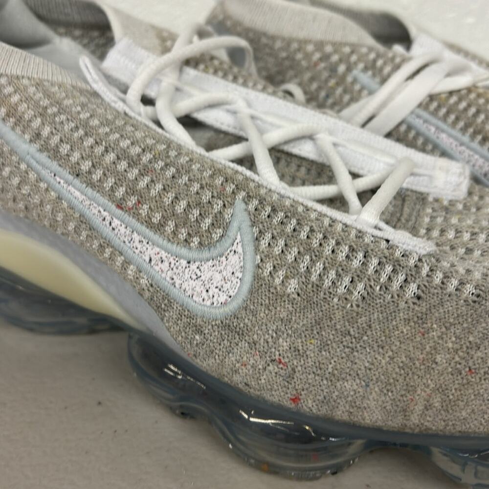Nike Air Vapormax 2021 FK Womens White/White-Pure Platinum Sz 7.5  (DC4112-100) - Picture 5 of 7